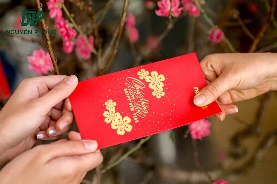 Nguyên Phong tự hào là một trong những nhà cung cấp dịch vụ in bao lì xì số lượng ít đáng tin cậy cho khách hàng ở gần xa