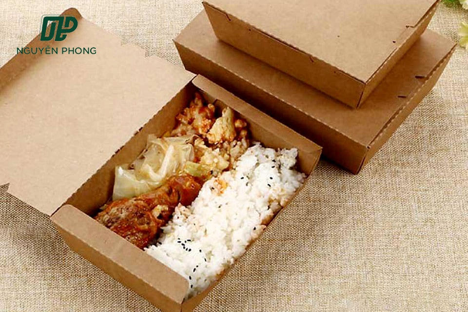 Hộp giấy đựng cơm được sản xuất từ nguyên liệu hữu cơ nên dễ dàng phân hủy